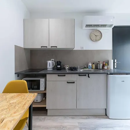 Apartment Residence Celest - Studios & Appartements Climatises En Centre Ville *