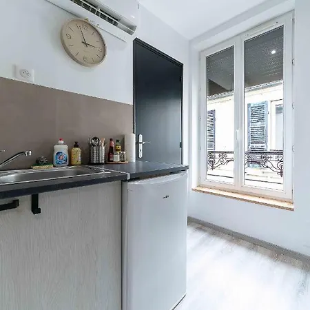 Apartment Residence Celest - Studios & Appartements Climatises En Centre Ville *