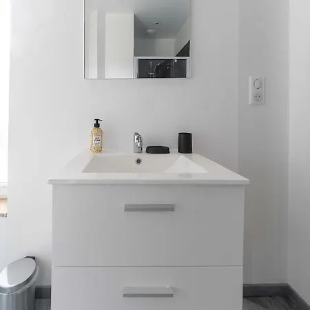 Residence Celest - Studios & Appartements Climatises En Centre Ville *
