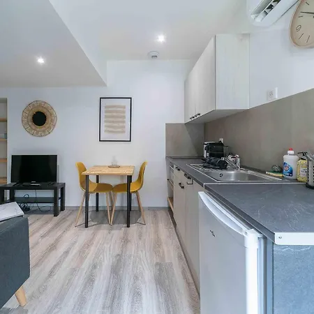 Residence Celest - Studios & Appartements Climatises En Centre Ville Apartment *