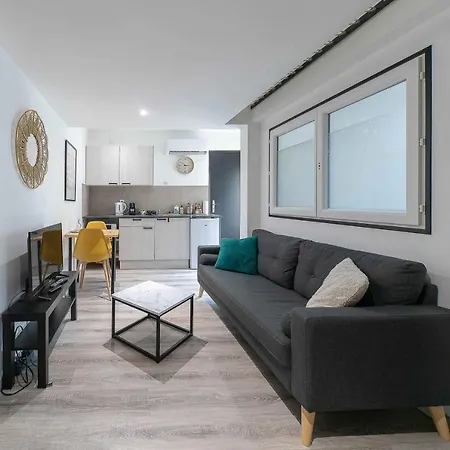 Residence Celest - Studios & Appartements Climatises En Centre Ville
