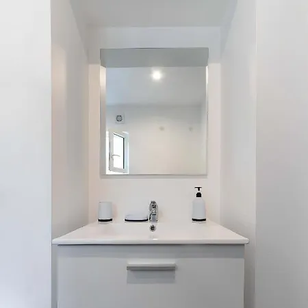 Apartment Residence Celest - Studios & Appartements Climatises En Centre Ville