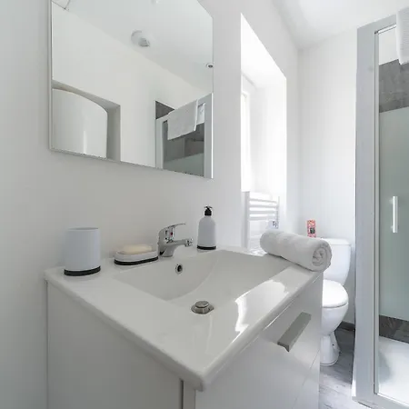 Apartment Residence Celest - Studios & Appartements Climatises En Centre Ville