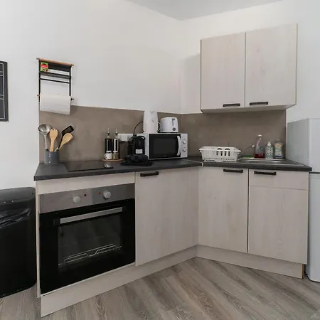 Apartment Residence Celest - Studios & Appartements Climatises En Centre Ville *
