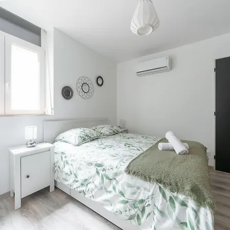 Apartment Residence Celest - Studios & Appartements Climatises En Centre Ville