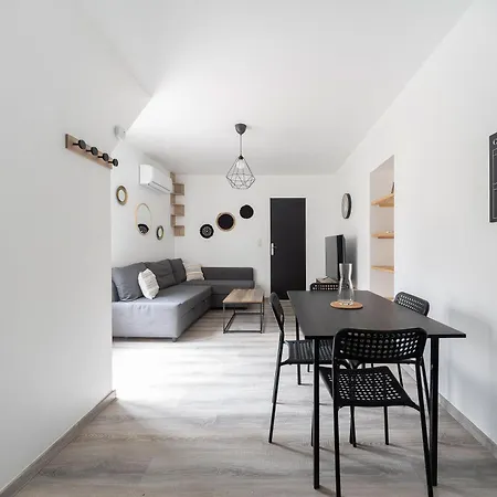 Residence Celest - Studios & Appartements Climatises En Centre Ville Apartment *