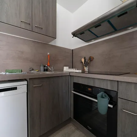 Apartment Residence Celest - Studios & Appartements Climatises En Centre Ville *