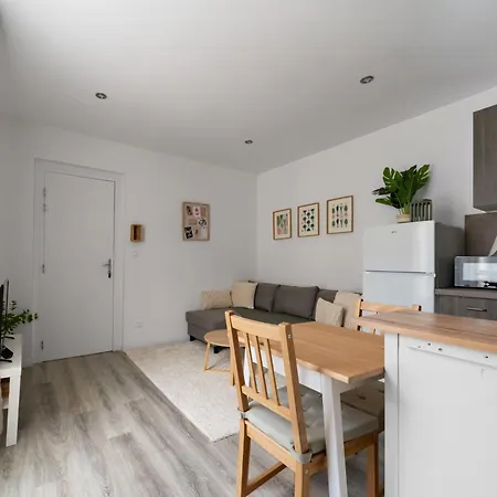 Residence Celest - Studios & Appartements Climatises En Centre Ville Apartment